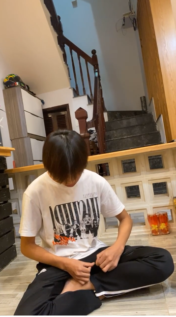 Hồ Văn Cường im lặng cúi đầu khi bị Trang Trần hỏi dồn dập về chuyện ủy quyền việc để CEO đòi nợ giúp-2