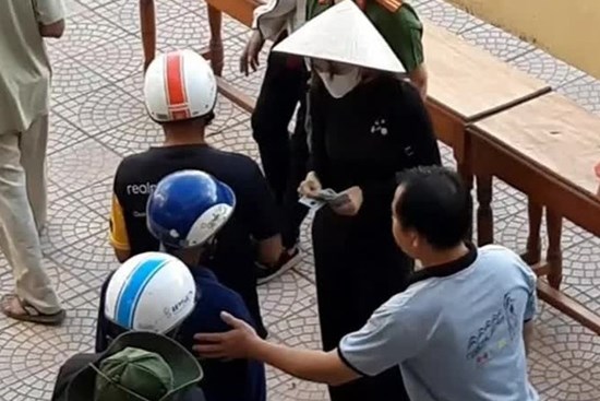 Thừa Thiên - Huế báo cáo việc từ thiện của ca sĩ Thủy Tiên lên Bộ Công an