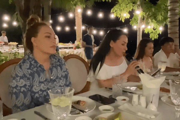 57 tuổi, MC Kỳ Duyên vẫn xinh như mộng khi làm phù dâu-5