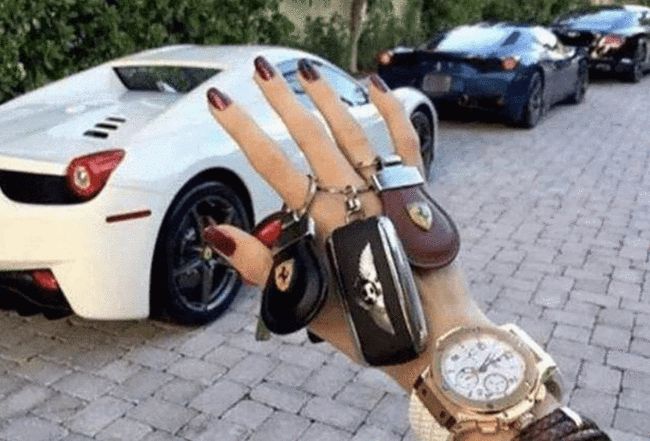 Nữ đại gia tuyên bố tặng xe Bentley cho ai chịu kết hôn nhưng đàn ông nào cũng bỏ chạy, nhìn lại ảnh lúc trẻ không ai tin nổi đó là một người-2