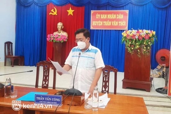 NÓNG: Địa phương tổ chức họp báo, cho biết người dân trong khu cách ly đồng tình với việc tiêu hủy 15 chú chó