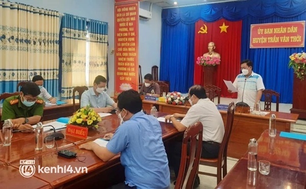 NÓNG: Địa phương tổ chức họp báo, cho biết người dân trong khu cách ly đồng tình với việc tiêu hủy 15 chú chó-1