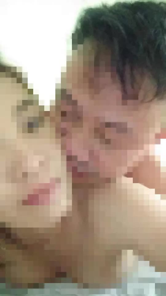 Nghi vấn 2 cán bộ xã ở Thanh Hóa lộ ảnh nóng nhạy cảm-1