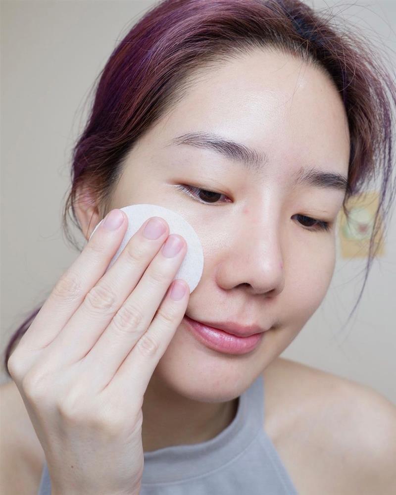 Trời mưa gió, ghim ngay 5 tips skincare thông minh để da căng mọng không nhờn dính-3