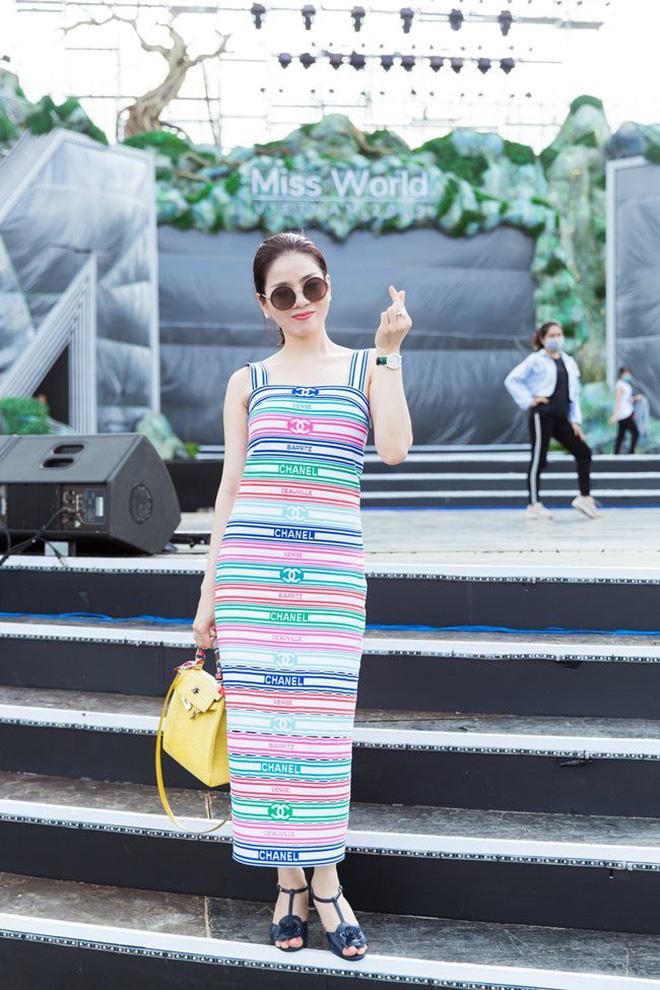 1 tấc vải 8 chị đụng hàng chan chát: Binh đoàn nữ đại gia Việt liệu có đủ sức đấu với hội idol Hàn?-1