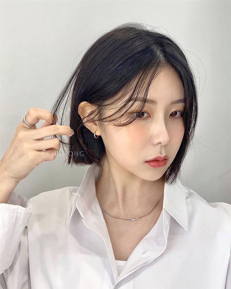 4 kiểu tóc mái cho tuổi 30+: Trẻ trung và che bớt nhược điểm khuôn mặt-5