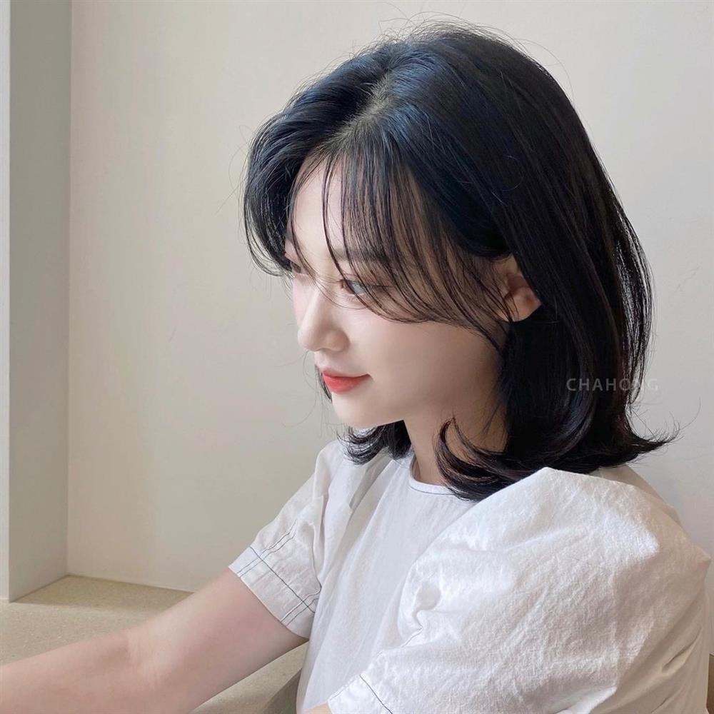 4 kiểu tóc mái cho tuổi 30+: Trẻ trung và che bớt nhược điểm khuôn mặt-7