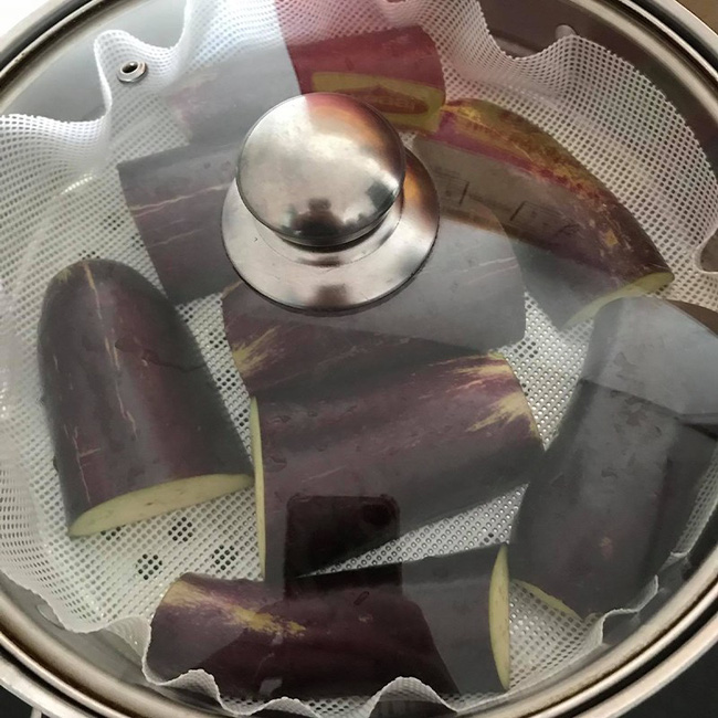 Nhìn qua tưởng đĩa cá kho nhưng đây lại là món ăn được làm từ một loại quả vừa bổ vừa rẻ!-3