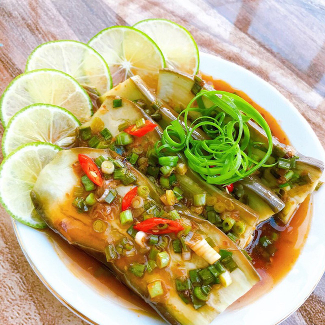 Nhìn qua tưởng đĩa cá kho nhưng đây lại là món ăn được làm từ một loại quả vừa bổ vừa rẻ!-5