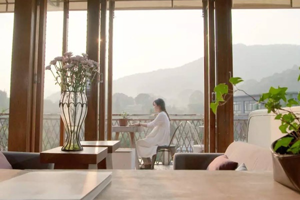 Mẫu nhà mái thái 2 tầng vừa tiền đang được xây dựng nhiều-11