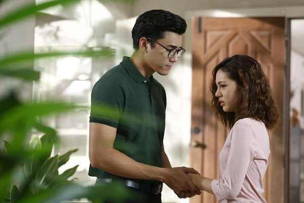 Vợ bầu phát hiện những bức ảnh sốc của gái lạ trong máy chồng, liền lập tức khẳng định vị thế chỉ bằng một cú thả chất lừ-1