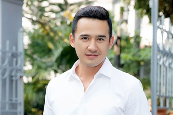 Giữa loạt ồn ào showbiz, 1 sao nam phát biểu 