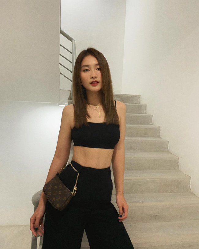 Chiếm sóng street style của Khả Ngân là loạt outfit khoe cơ bụng số 11 chuẩn đét-1
