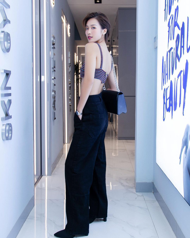 Chiếm sóng street style của Khả Ngân là loạt outfit khoe cơ bụng số 11 chuẩn đét-7