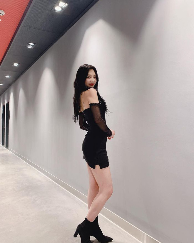 3 kiểu body idol Kpop khiến fan tranh cãi xem đâu mới là đỉnh chóp nhất: Họ mặc gì giúp tôn dáng?-10