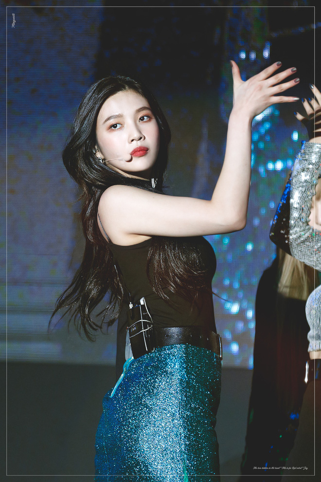 3 kiểu body idol Kpop khiến fan tranh cãi xem đâu mới là đỉnh chóp nhất: Họ mặc gì giúp tôn dáng?-13