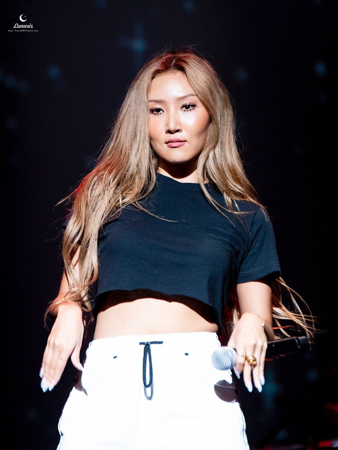 3 kiểu body idol Kpop khiến fan tranh cãi xem đâu mới là đỉnh chóp nhất: Họ mặc gì giúp tôn dáng?-23