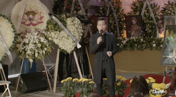 Tang lễ cố ca sĩ Phi Nhung ở Mỹ: Việt Hương khóc nức nở trong vòng tay Wendy Phạm, tiết lộ di nguyện cuối cùng của cố nghệ sĩ-23