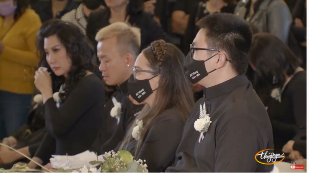 Tang lễ cố ca sĩ Phi Nhung ở Mỹ: Việt Hương khóc nức nở trong vòng tay Wendy Phạm, tiết lộ di nguyện cuối cùng của cố nghệ sĩ-58