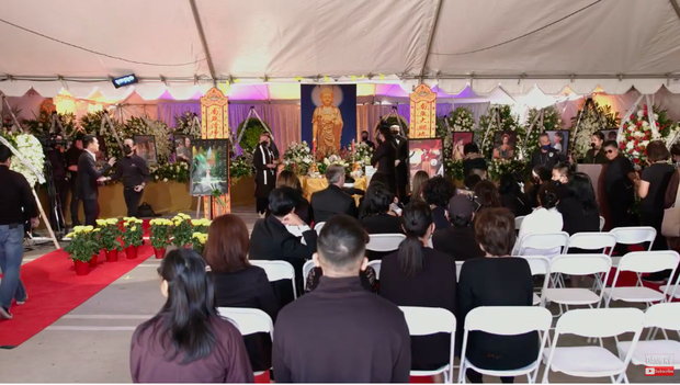 Tang lễ cố ca sĩ Phi Nhung ở Mỹ: Việt Hương khóc nức nở trong vòng tay Wendy Phạm, tiết lộ di nguyện cuối cùng của cố nghệ sĩ-47