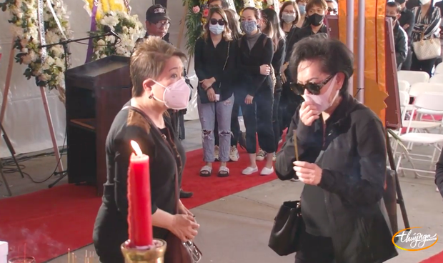 Tang lễ cố ca sĩ Phi Nhung ở Mỹ: Việt Hương khóc nức nở trong vòng tay Wendy Phạm, tiết lộ di nguyện cuối cùng của cố nghệ sĩ-37