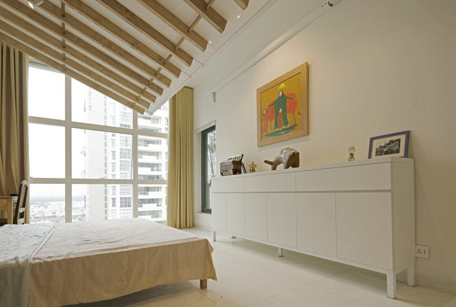 Căn hộ Quận 2 Sài Gòn làm vách nghiêng độc đáo giữa nhà, dù ở tầng 14 nhưng rộng thoáng không kém nhà mặt đất-6