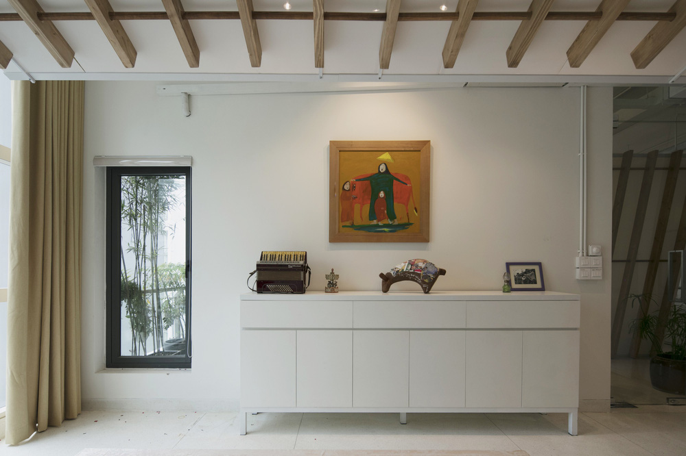 Căn hộ Quận 2 Sài Gòn làm vách nghiêng độc đáo giữa nhà, dù ở tầng 14 nhưng rộng thoáng không kém nhà mặt đất-7