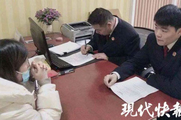 Bố vô tình cán chết con trai 2 tuổi rồi đòi công ty bảo hiểm bồi thường gần 4 tỷ đồng, phán quyết của tòa gây tranh cãi-4