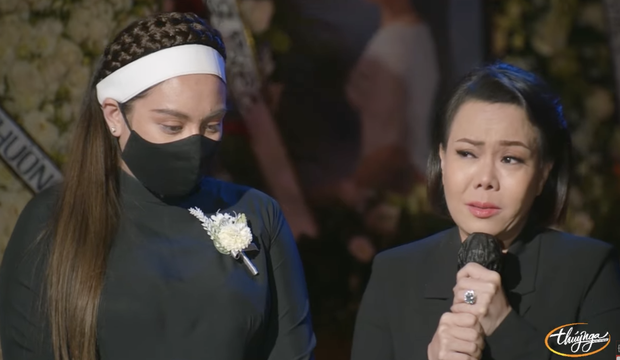 Tang lễ cố ca sĩ Phi Nhung ở Mỹ: Việt Hương khóc nức nở trong vòng tay Wendy Phạm, tiết lộ di nguyện cuối cùng của cố nghệ sĩ-13