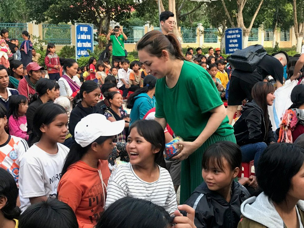 30 bức ảnh xuất hiện trong tang lễ Phi Nhung tại Mỹ, hé lộ tâm nguyện cuối cùng!-6