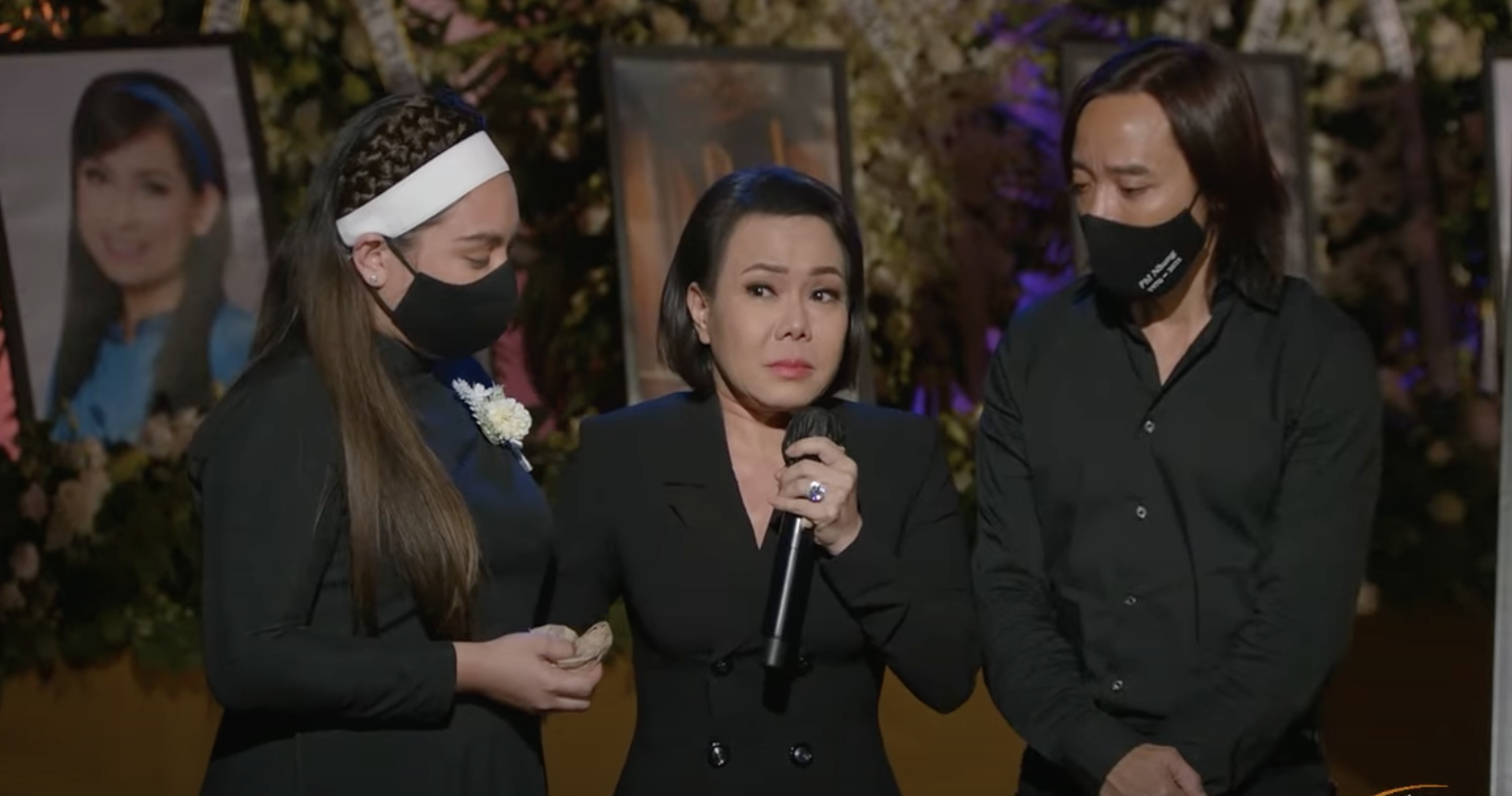 Việt Hương ráng gồng không khóc nhưng nước mắt ứa như mưa, tự trách bản thân 1 việc liên quan đến Phi Nhung-2