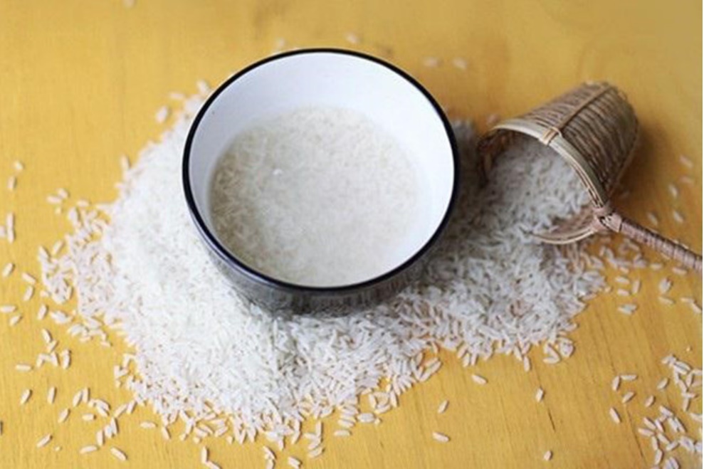 Lợi ích bất ngờ từ nước vo gạo: Chống rụng tóc, giữ ẩm da và một loạt công dụng khác-2