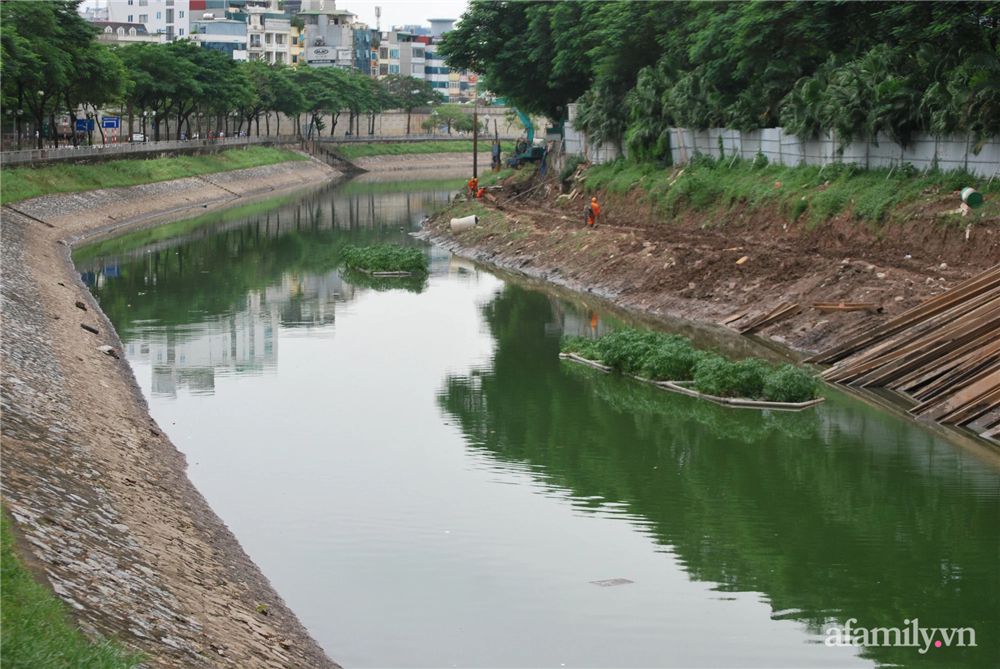 Hà Nội: Hơn nửa ngày nỗ lực tìm kiếm, vẫn chưa thấy cụ bà nhảy xuống sông Tô Lịch-6