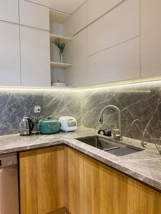 Dân mạng khen hết lời căn bếp có hệ thống tủ giấu sạch đồ đạc: Gọn gàng, thoáng mát và lúc nào cũng sạch đẹp như mới-6