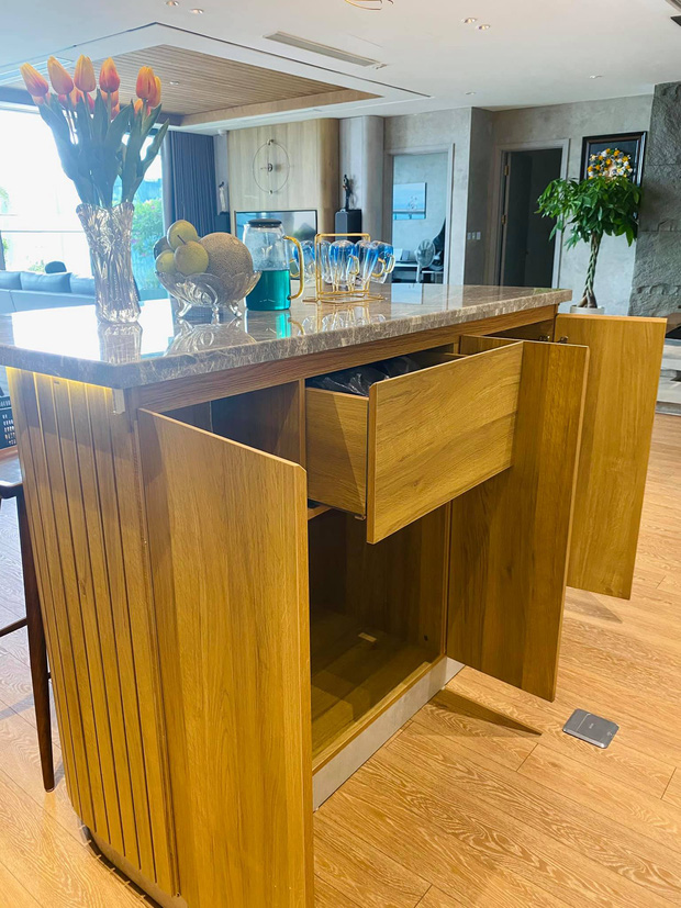 Dân mạng khen hết lời căn bếp có hệ thống tủ giấu sạch đồ đạc: Gọn gàng, thoáng mát và lúc nào cũng sạch đẹp như mới-8