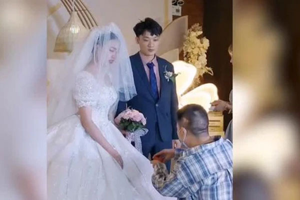 Cưới xong, vợ nhất quyết không động phòng, chồng hỏi mới vỡ lẽ lí do nhưng hành động sau đó gây sốc cho 2 họ-3