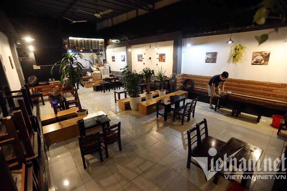 Cả đêm hì hục chùi bụi, tẩy mốc... chờ gà gáy nổi lò, đón khách-3