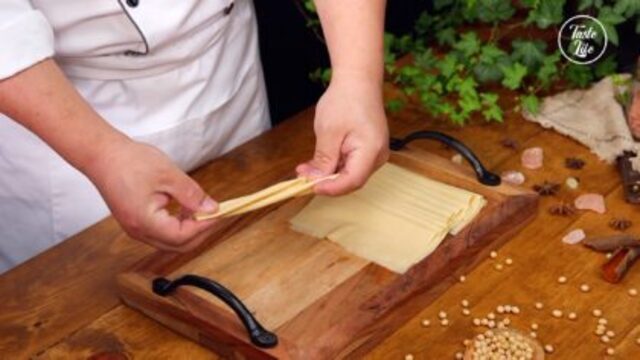 Thịt ba chỉ om với nguyên liệu dễ kiếm này cực tốn cơm, ăn hoài không biết chán-2