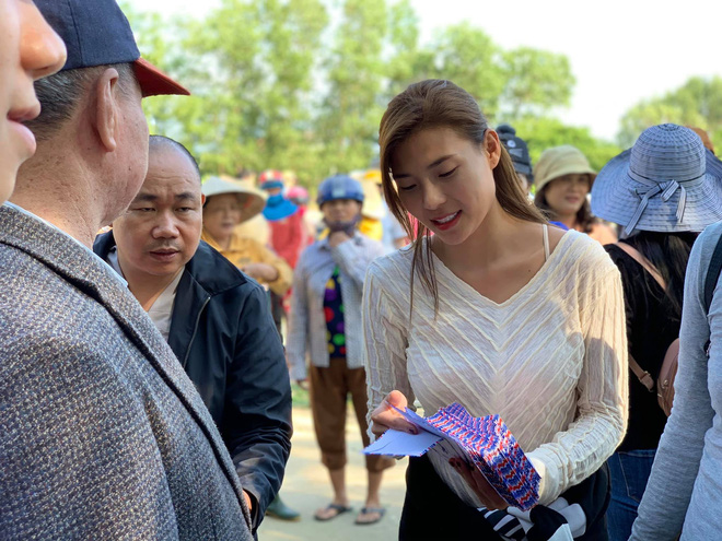 Thuý Diễm chính thức lên tiếng sau khi bị CEO Đại Nam gọi tên vào drama sao kê tiền từ thiện miền Trung!-6