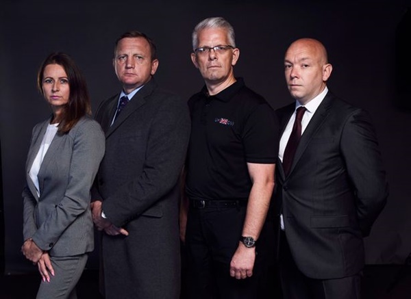 Phim tài liệu về vụ 39 thi thể người Việt trong container lên sóng tiết lộ thái độ vô cảm của gã tài xế và dấu vân tay duy nhất giúp phá án-4