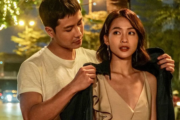 Vất vả nuôi bạn gái học đại học, chàng trai bị đá ngay sau khi nàng tốt nghiệp liền quỳ sụp giữa đường níu kéo-2