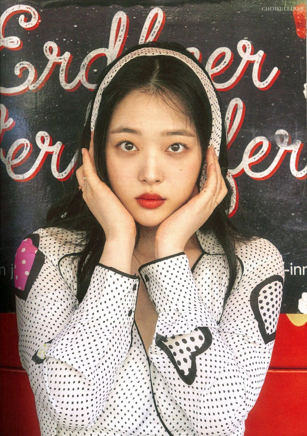 Tròn 2 năm ngày mất của Sulli: Thì ra showbiz từng có đóa hoa lê tuyết đẹp lay động lòng người đến thế!-11