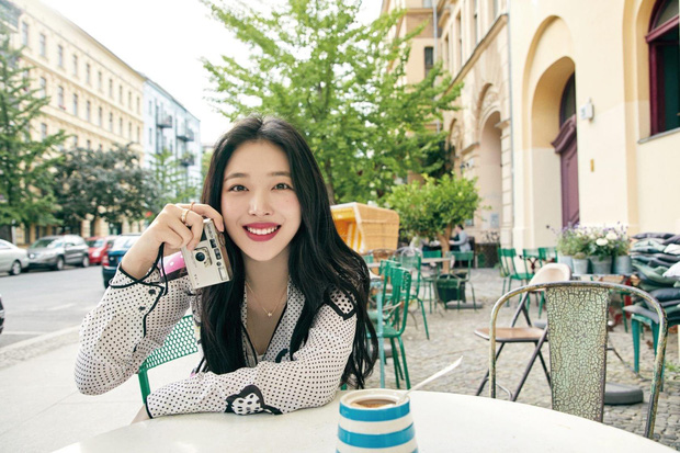 Tròn 2 năm ngày mất của Sulli: Thì ra showbiz từng có đóa hoa lê tuyết đẹp lay động lòng người đến thế!-6