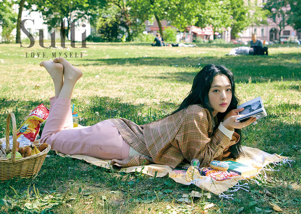 Tròn 2 năm ngày mất của Sulli: Thì ra showbiz từng có đóa hoa lê tuyết đẹp lay động lòng người đến thế!-12