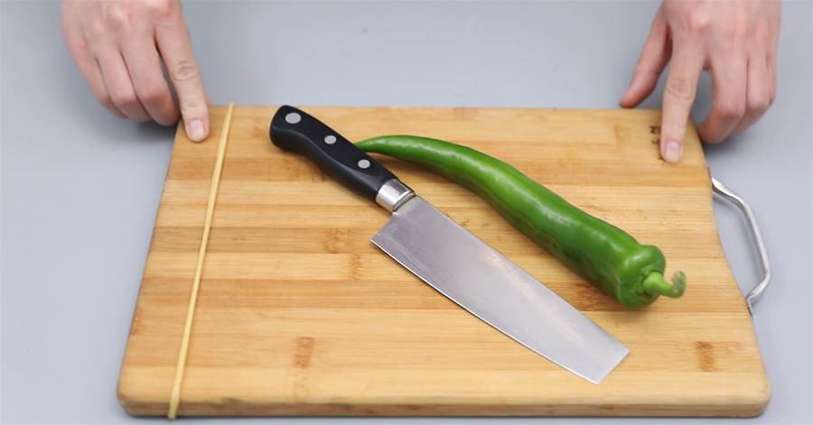 Đừng vứt găng tay cao su nếu chúng bị hỏng, chỉ cần cắt vài nhát dao là có thể giải quyết được 5 vấn đề lớn trong mỗi gia đình-4