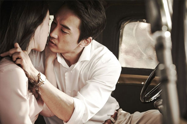 Vợ vật lộn trên bàn đẻ, chồng vẫn hú hí với nhân tình và màn bắt gian tại trận ngoạn mục: Vào thẳng nhà tiểu tam chỉ nói 5 từ khiến cô ta run sợ!-7