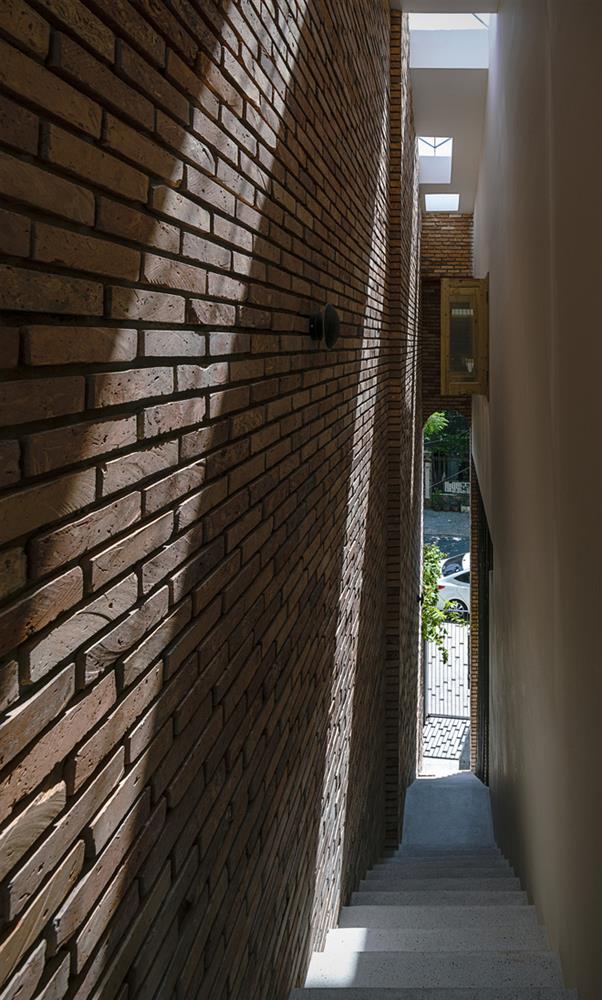 Nhà 115m2 ở Đà Nẵng gây ấn tượng với kiến trúc nhiệt đới độc lạ, càng vào sâu càng quyến rũ khó tả-23