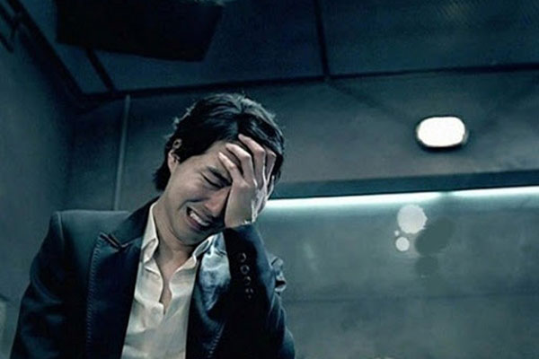 Đang vui vẻ tổ chức sinh nhật cho mẹ tôi thì anh trai bỗng bật khóc, rồi anh chỉ đĩa cá hấp khiến cả nhà giật mình-1