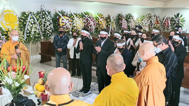 Còn nỗi đau nào đau hơn với Việt Hương: Xong tang sự Phi Nhung lại chịu tang mẹ nuôi tại Mỹ đúng ngày sinh nhật-3