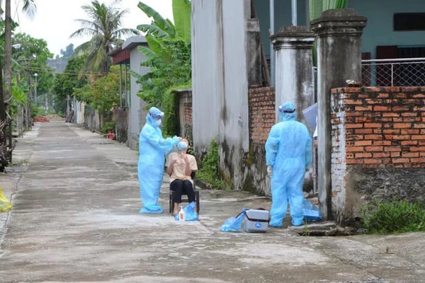 2 vợ chồng và con gái nhiễm SARS-CoV-2 sau buổi họp phụ huynh-1